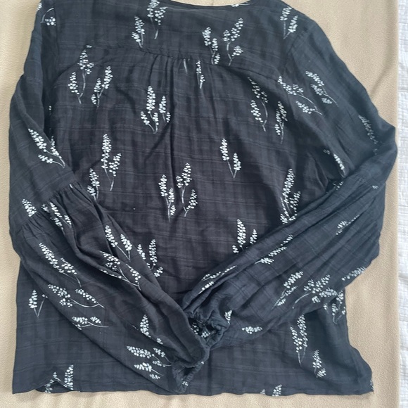 Universal Thread Long Sleeve Blouse Size Small - Picture 7 of 7